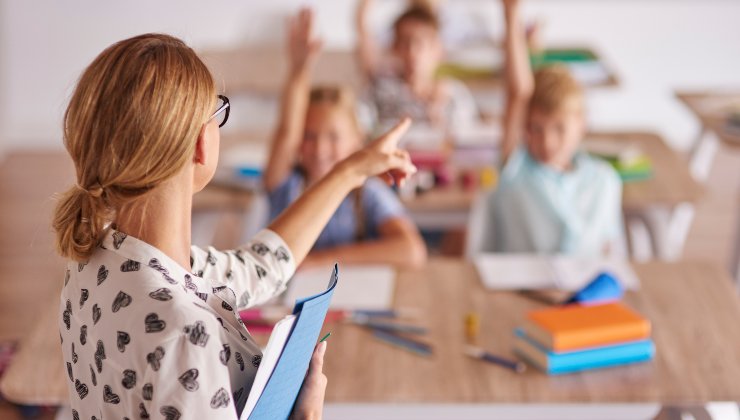 UFFICIALE MINISTERO DELL'ISTRUZIONE: "Dismesse le vacanze estive" | Dal prossimo anno scuole aperte anche in estate
