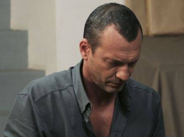 grave episodio biagio antonacci - Facebook - c4comic.it