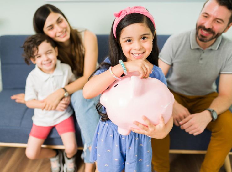 sostegno alle famiglie italiane - freepik - c4comic.it