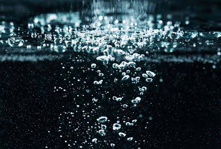 Acqua-frizzante-Foto-di-cottonbro-studio-da-Pexels-C4Comic