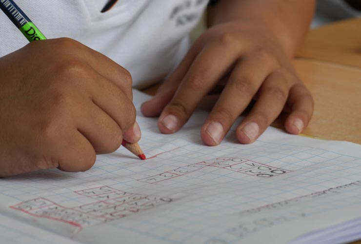 Bambino-a-scuola-Foto-di-Pixabay-da-Pexels-C4Comic.it