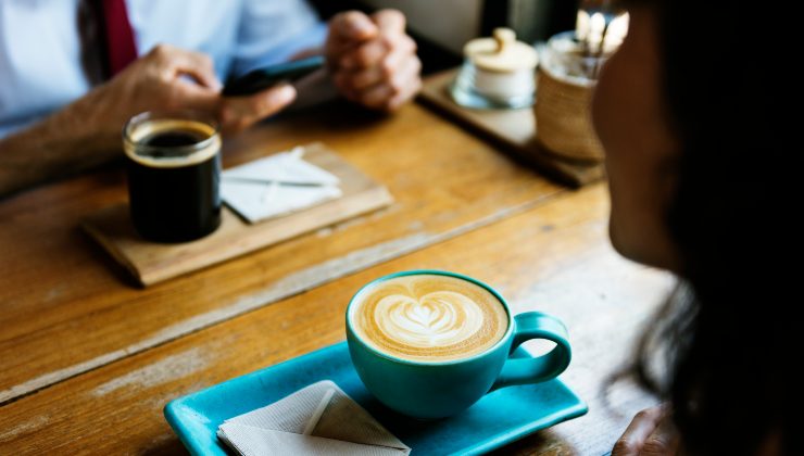 “Ho pagato 10€ per un caffè”: allarme PREZZO FOLLE al bar