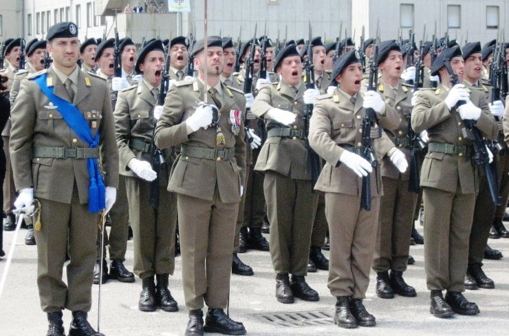 Esercito italiano schierato