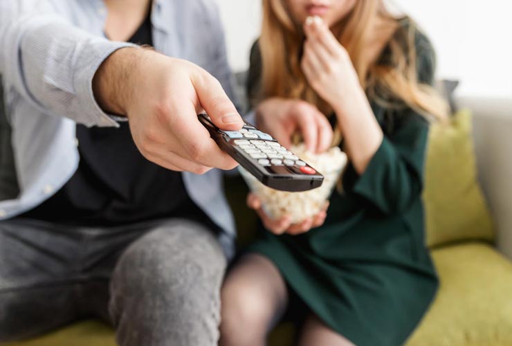 Nuovi-canali-tv-Foto-di-JESHOOTS-su-Pexels-C4Comic
