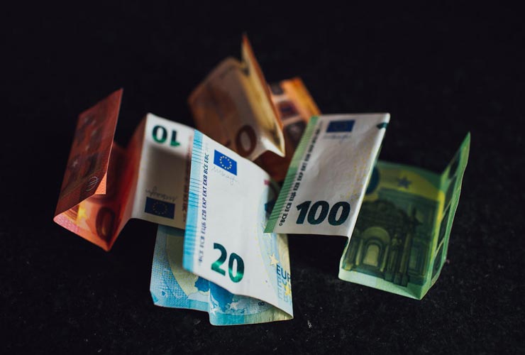 Soldi-contanti-Foto-di-Markus-Spiske-su-Pexels-C4Comic.it
