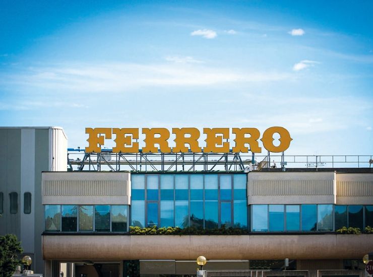 ferrero assume - Facebook -c4comic.it