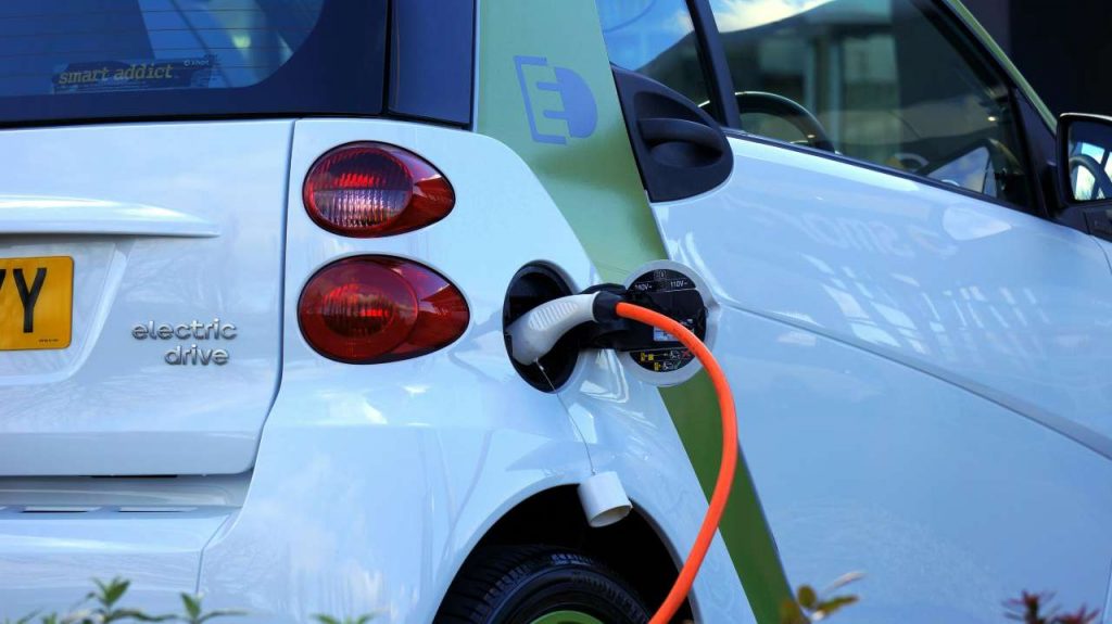 Acquisto di auto usate a zero emissioni: vantaggi e considerazioni