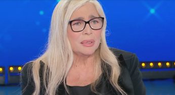 Tragedia Mara Venier, di nuovo tutto in mano ai chirughi: “devo fare un intervento alla…” | Rischio di cecità