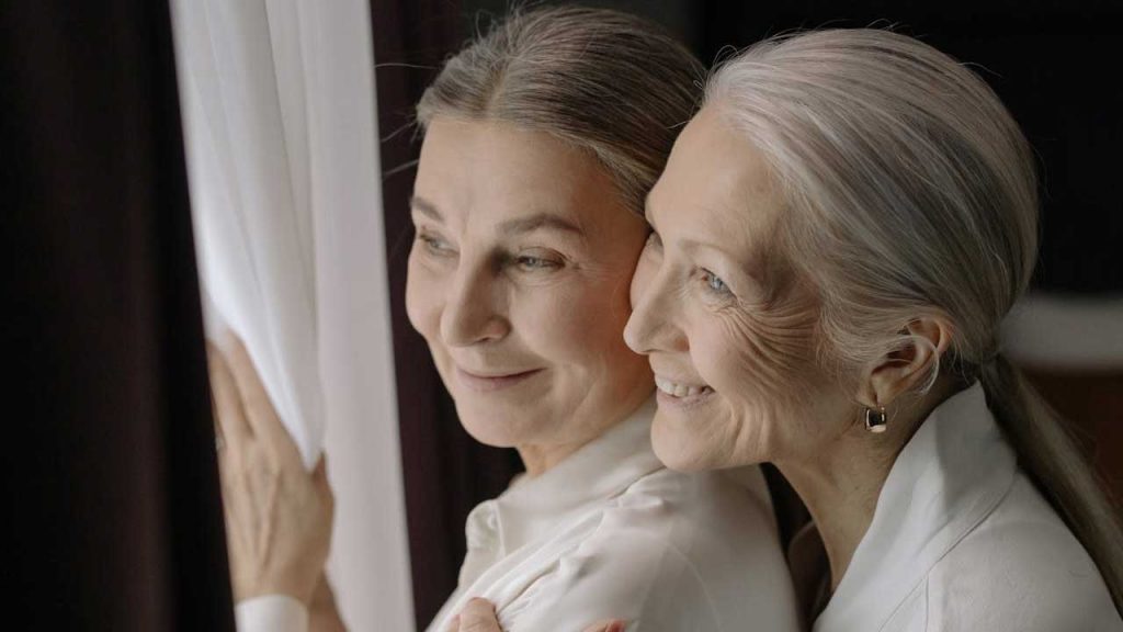 Pensionate-Foto-di-cottonbro-studio-da-Pexels-C4Comic