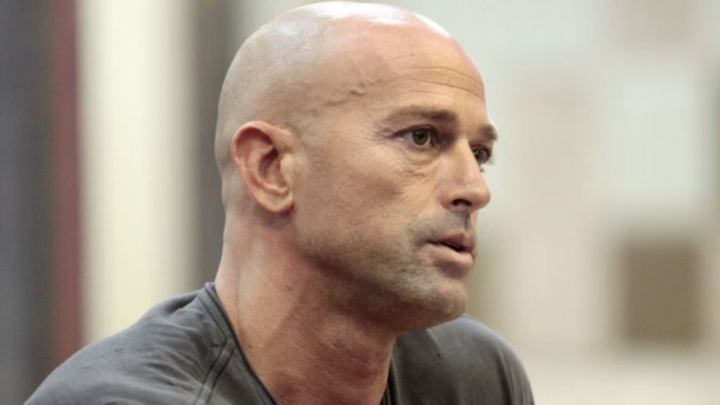 Tragedia Stefano Bettarini, nella notte la notizia peggiore: "È in fin di vita..." | Accoltellato a morte