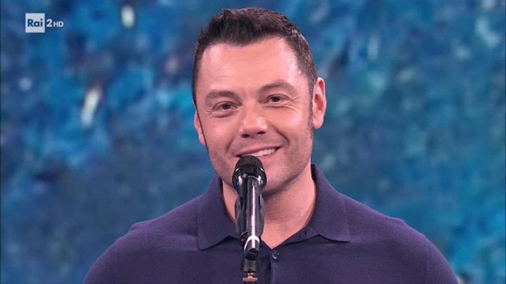 Tiziano-Ferro-Foto-Youtube-C4Comic