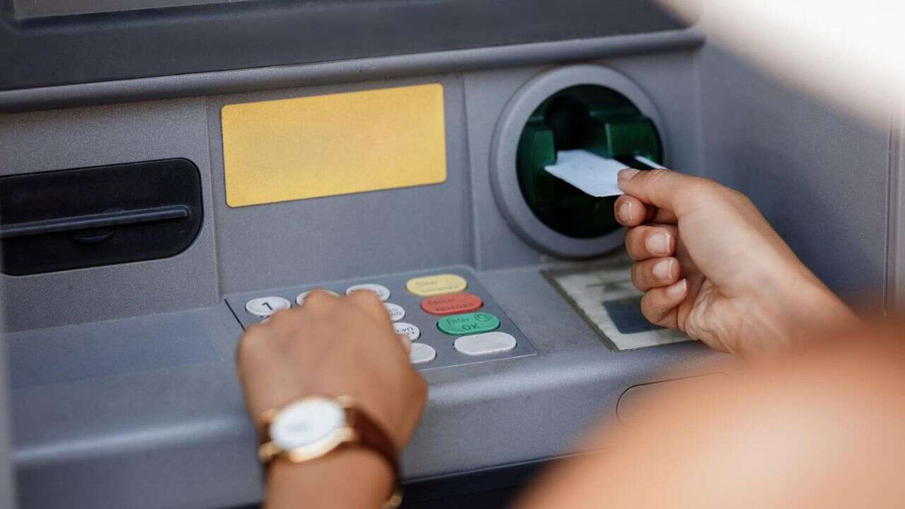 bancomat inattivi - freepik - c4comic.it