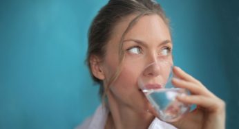 Non comprare assolutamente quest’acqua minerale: ti spappola i reni: te ne accorgi sul letto d’ospedale