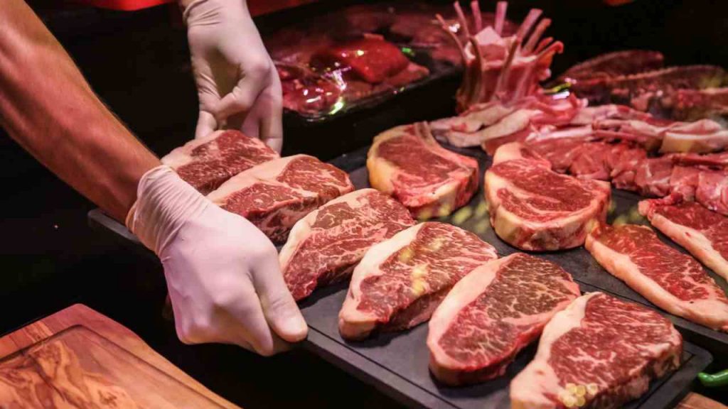 carne supermercato - freepik - c4comic.it