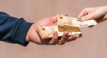 Addio pagamenti con la carta dal 1 Agosto: aboliti totalmente i pagamenti bancomat | Si torna al metodo antico