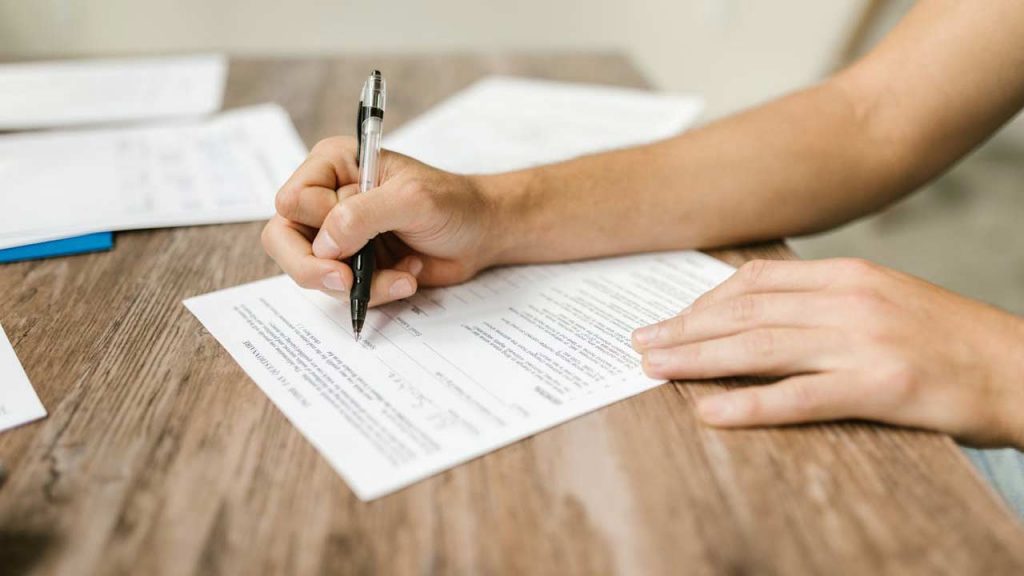Autocertificazione-Foto-di-RDNE-Stock-project-da-Pexels-C4Comic.it