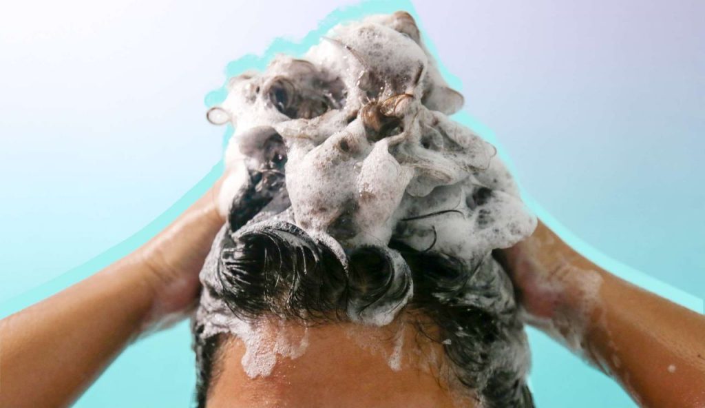 Come insaponare al meglio i capelli