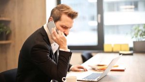 Lavoro-istituzionale-Foto-di-Andrea-Piacquadio-da-Pexels-C4Comic