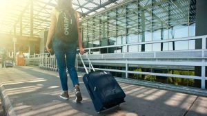 Partire-per-le-vacanze-Foto-di-Alex-P-da-Pexels-C4Comic