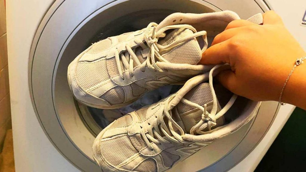 Scarpe da ginnastica in lavatrice