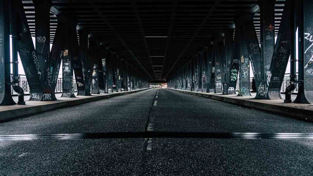 Strada-vuota-Foto-di-Moritz-Kindler-da-Pexels-C4Comic.it