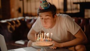 Compleanno-Foto-di-cottonbro-studio-da-Pexels-C4Comic