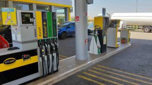Addio ai distributori di benzina