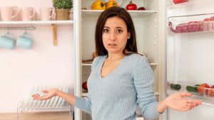 errore comune frigo- freepik - c4comic.it