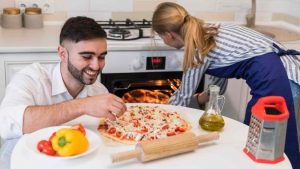 pizza fatta in casa - freepik -c4comic.it