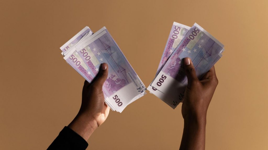 Aumento di stipendio (pexels.com) - c4comic.it