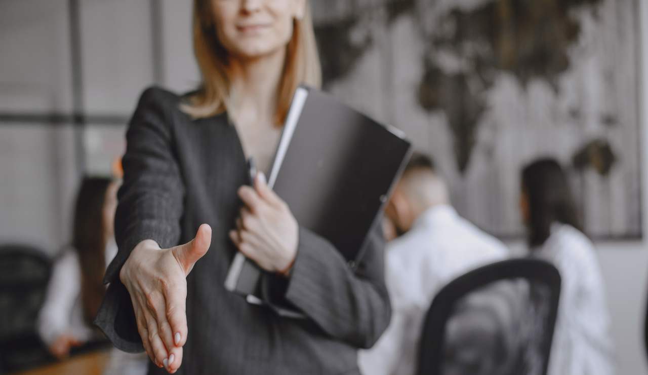 È uno sporco lavoro, ma qualcuno deve farlo | Qui ti assumono anche con il diploma