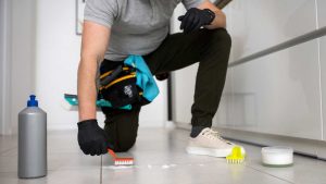 Ma quale cucchiaio di bicarbonato: se lo usi su questo pavimento combini un disastro