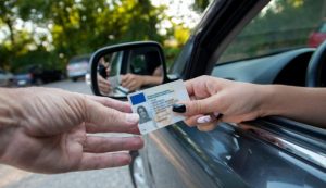 Il ritiro della patente è immediato