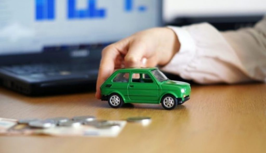 RC Auto “familiare”, pochi requisiti per un risparmio enorme | Ecco la novità che sta spopolando