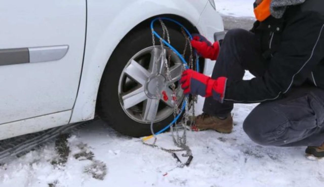 Catene da neve, pubblicata la lista di quelle non valide | Controlla questo simbolo: se manca è un vero guaio